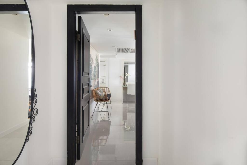Luxury Sea View 2br + Balcony & Pool - Berrystays Tel Aviv